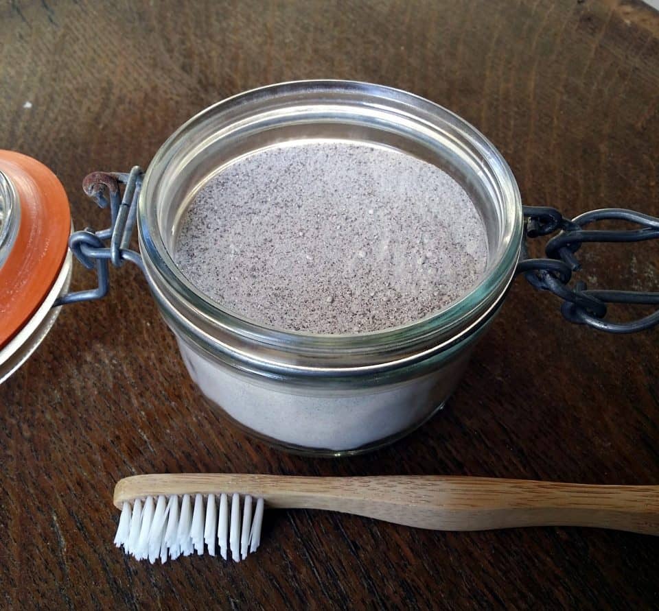 Natural and Organic Tooth Powder vs. Toothpaste